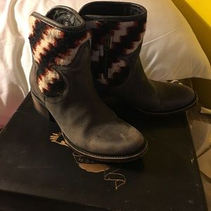 Freebird by Steven madden  boots women size 8